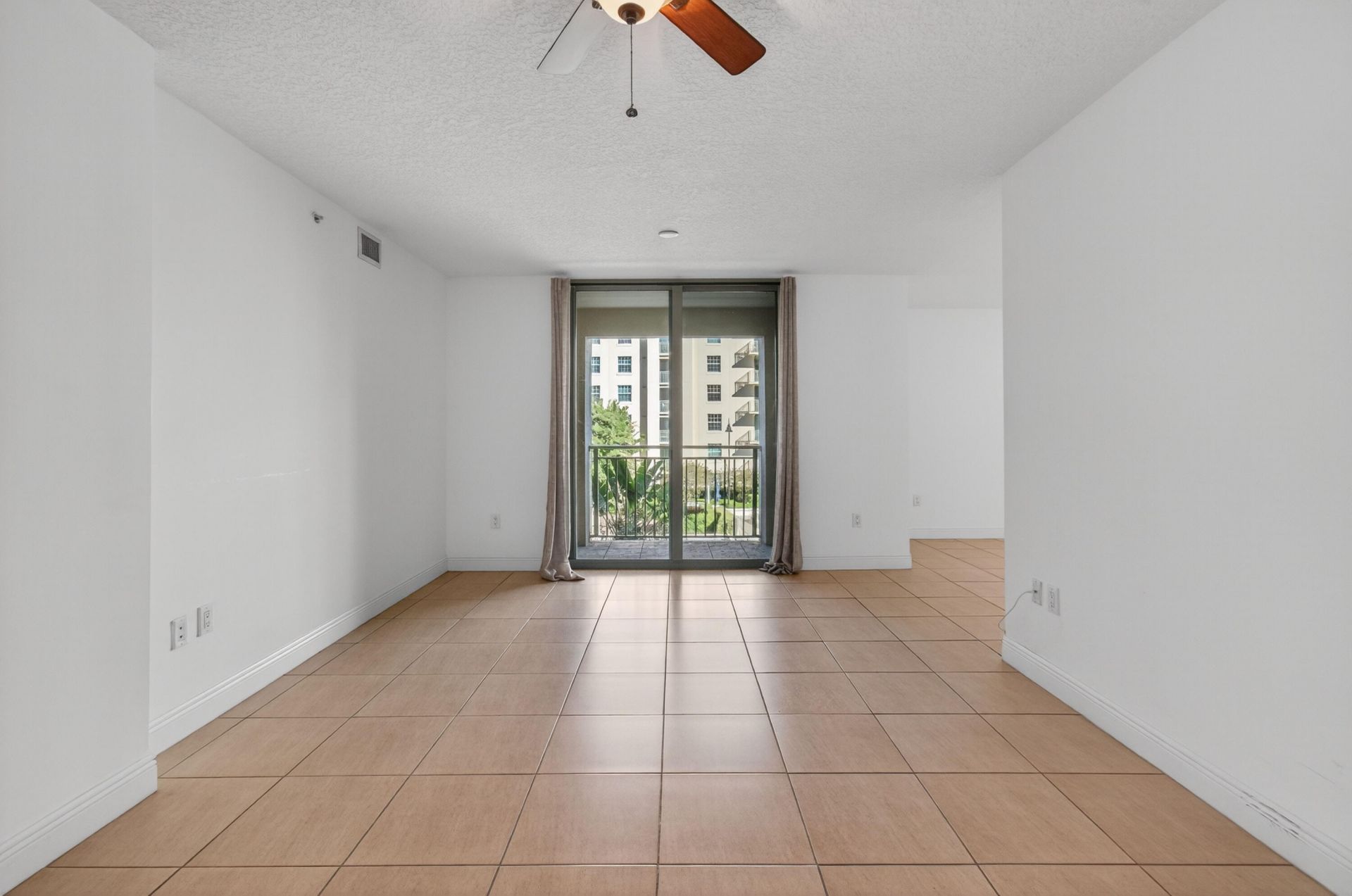 610 Clematis Street, Unit 433, West Palm Beach, FL 33401 Photo