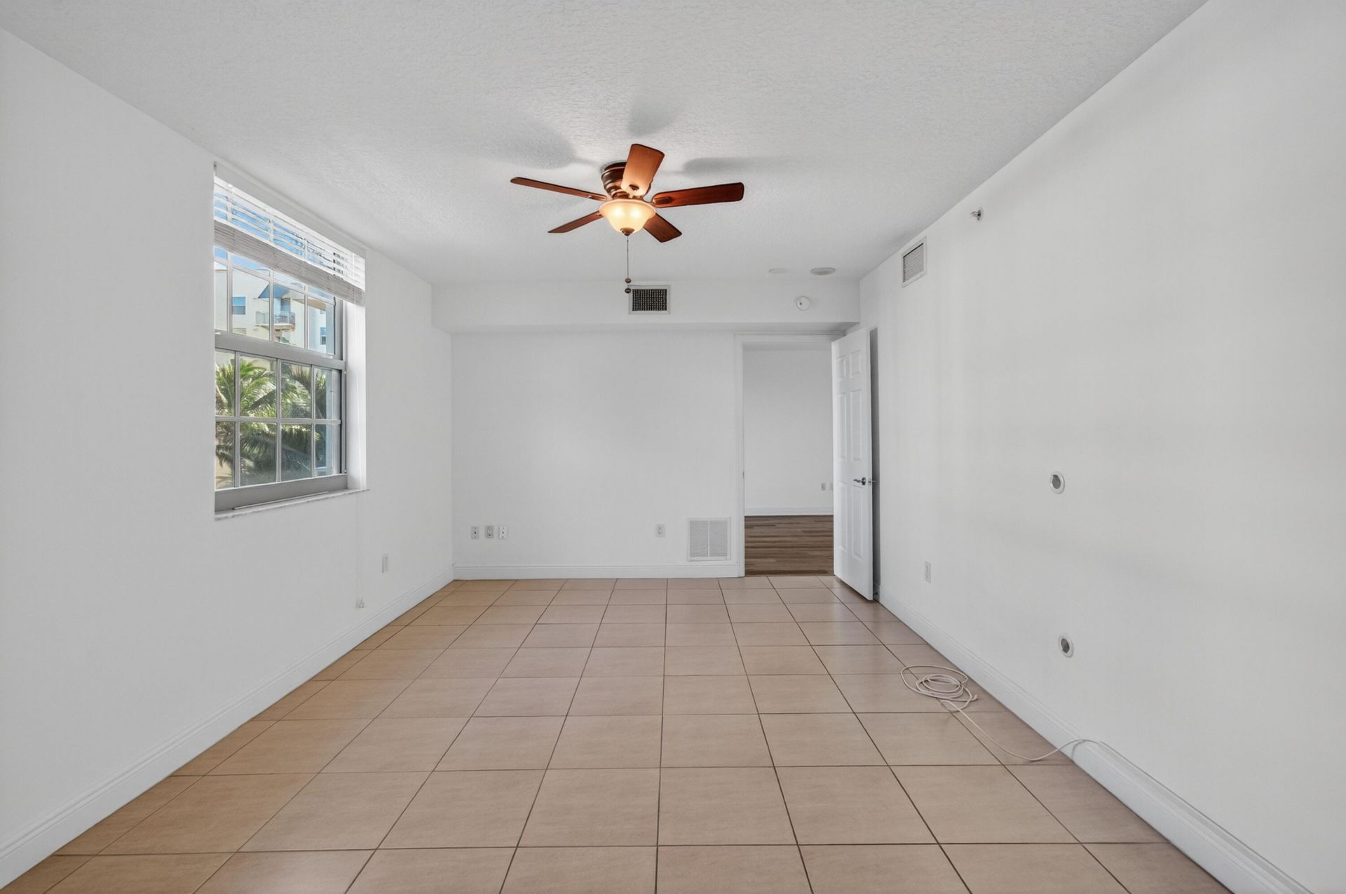 610 Clematis Street, Unit 433, West Palm Beach, FL 33401 Photo