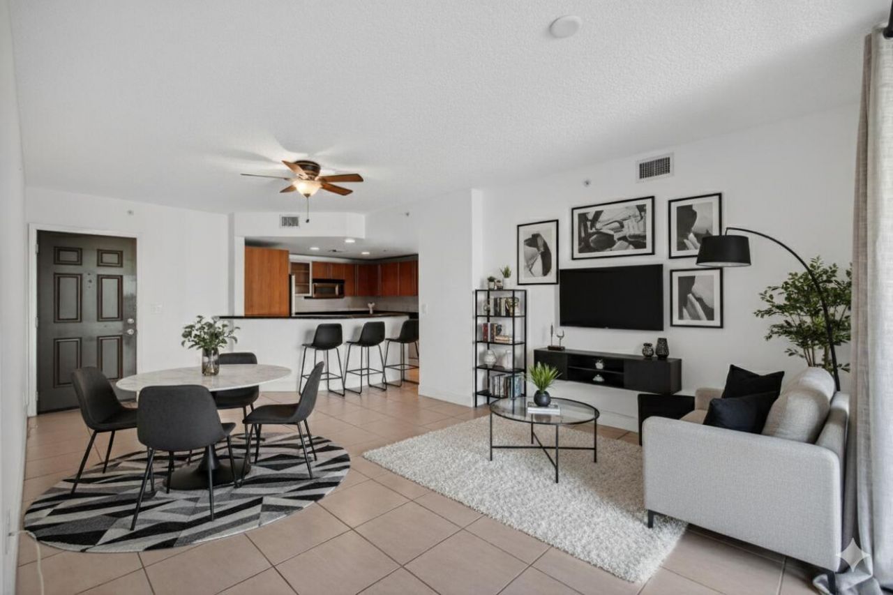 610 Clematis Street, Unit 433, West Palm Beach, FL 33401 Photo