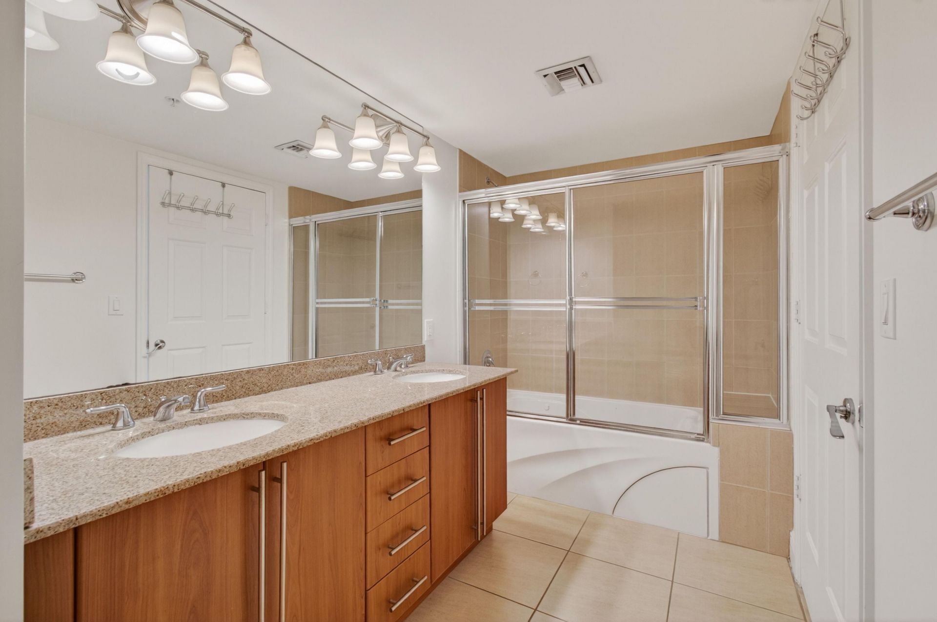 610 Clematis Street, Unit 433, West Palm Beach, FL 33401 Photo