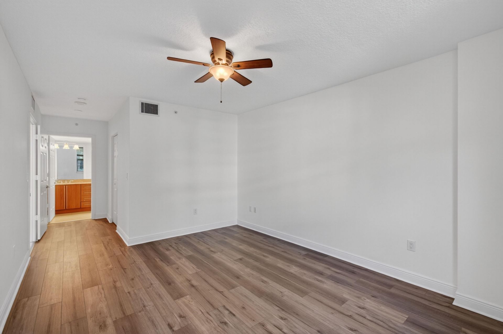 610 Clematis Street, Unit 433, West Palm Beach, FL 33401 Photo