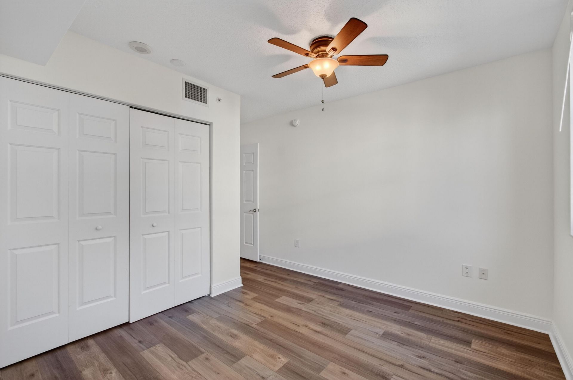 610 Clematis Street, Unit 433, West Palm Beach, FL 33401 Photo