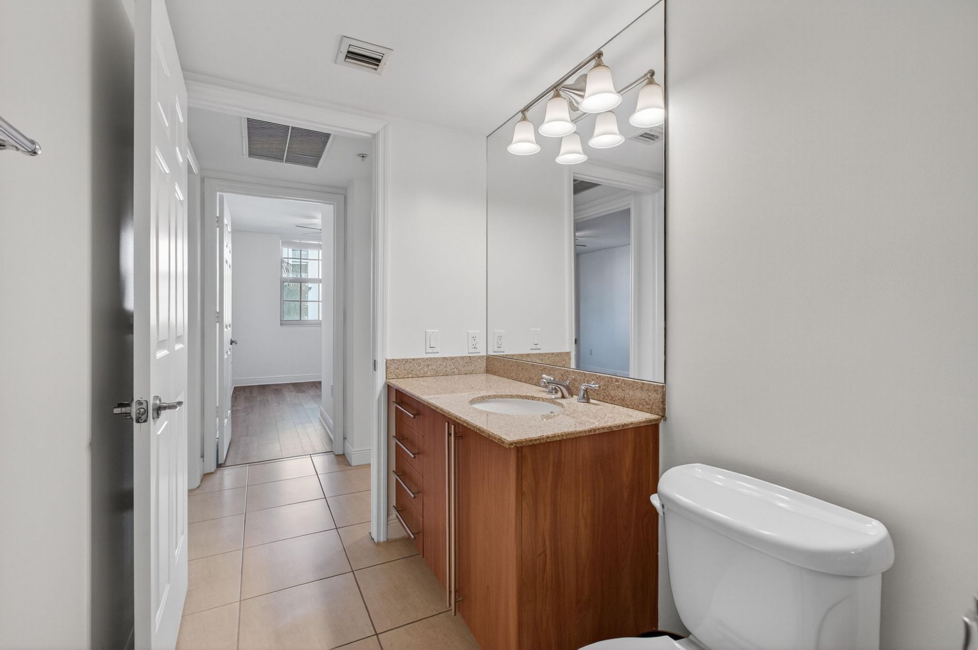 610 Clematis Street, Unit 433, West Palm Beach, FL 33401 Photo