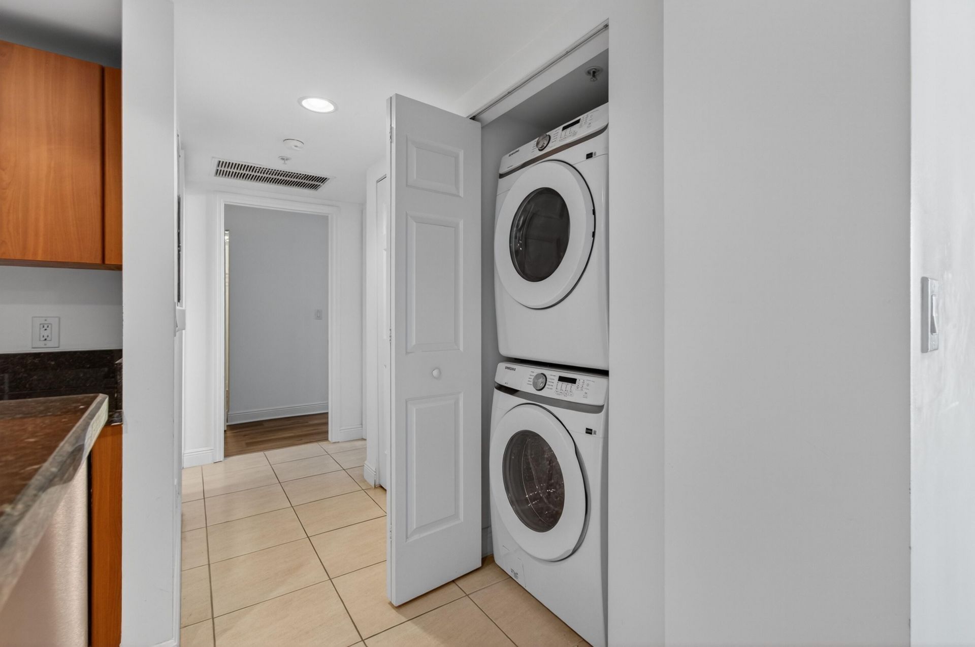 610 Clematis Street, Unit 433, West Palm Beach, FL 33401 Photo