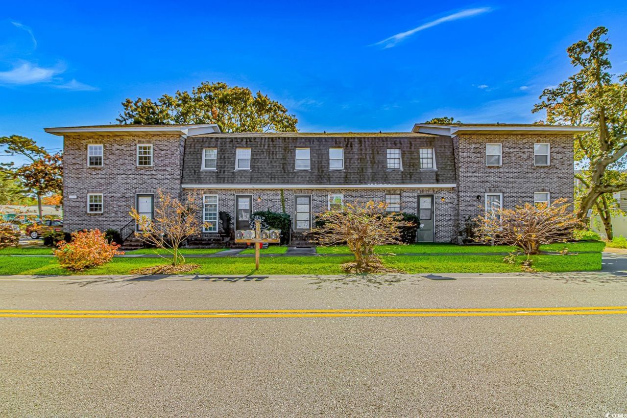 2701 Hillside Dr. S Photo 2