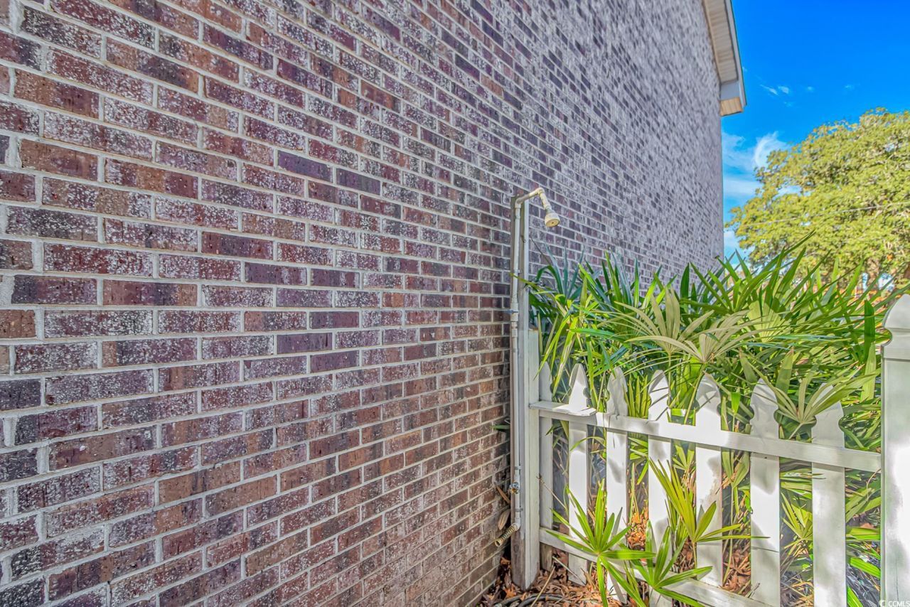 2701 Hillside Dr. S Photo 32