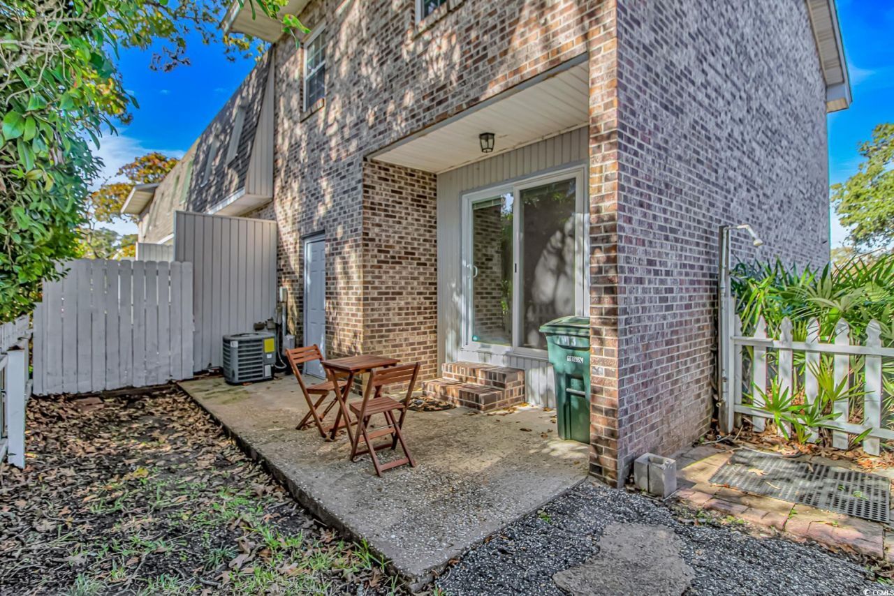 2701 Hillside Dr. S Photo 4