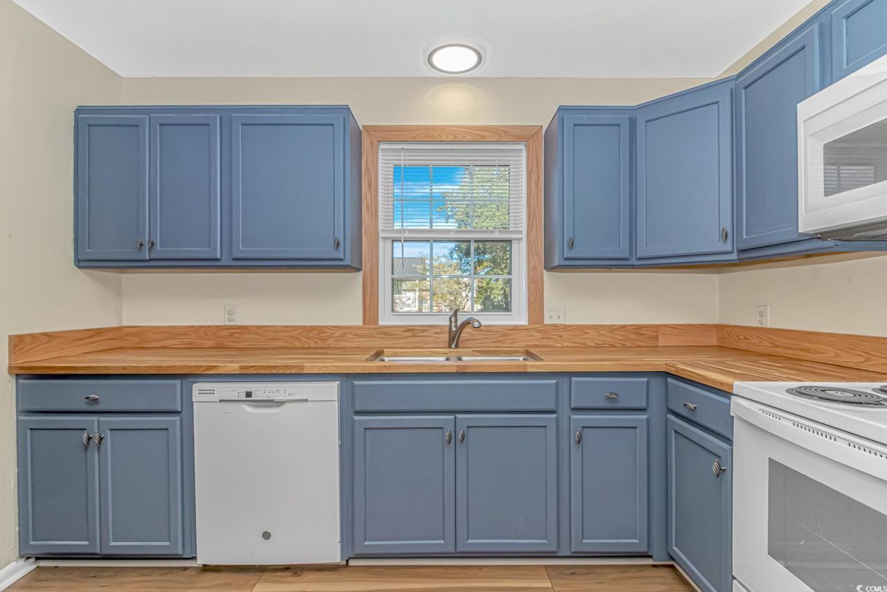 2701 Hillside Dr. S Photo 6