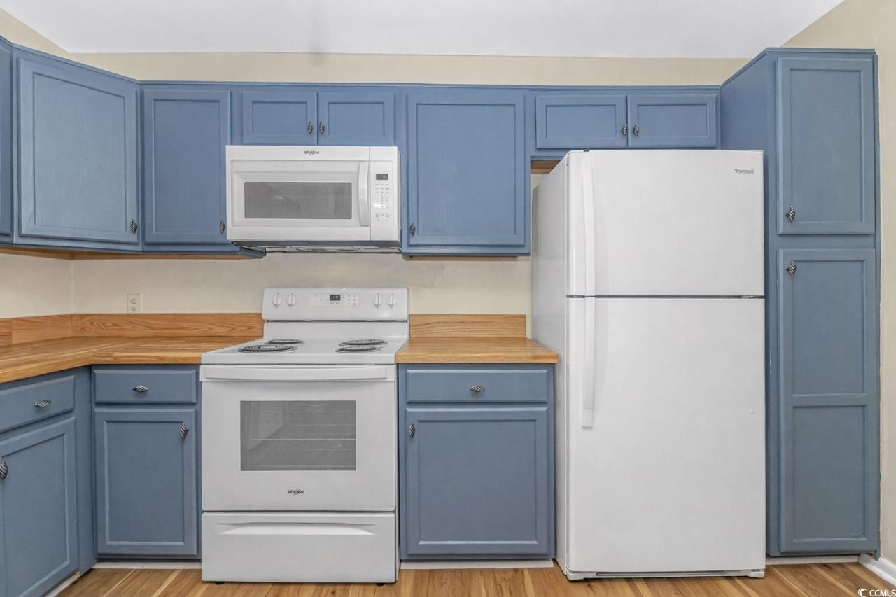 2701 Hillside Dr. S Photo 7