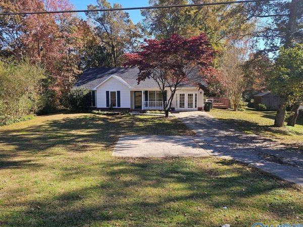 3492 Winchester Road E, New Market, AL 35671