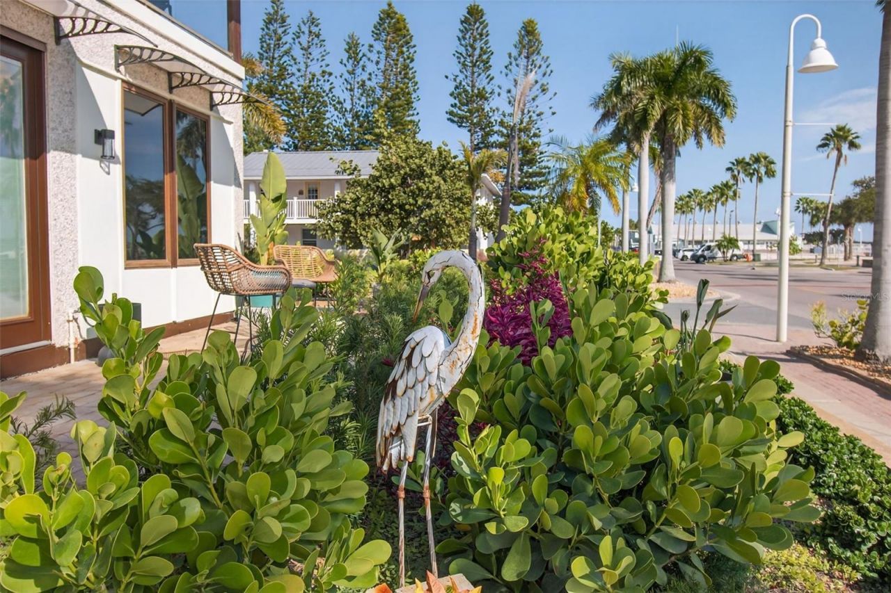 5659 Shore Boulevard S, Gulfport, FL 33707 Photo