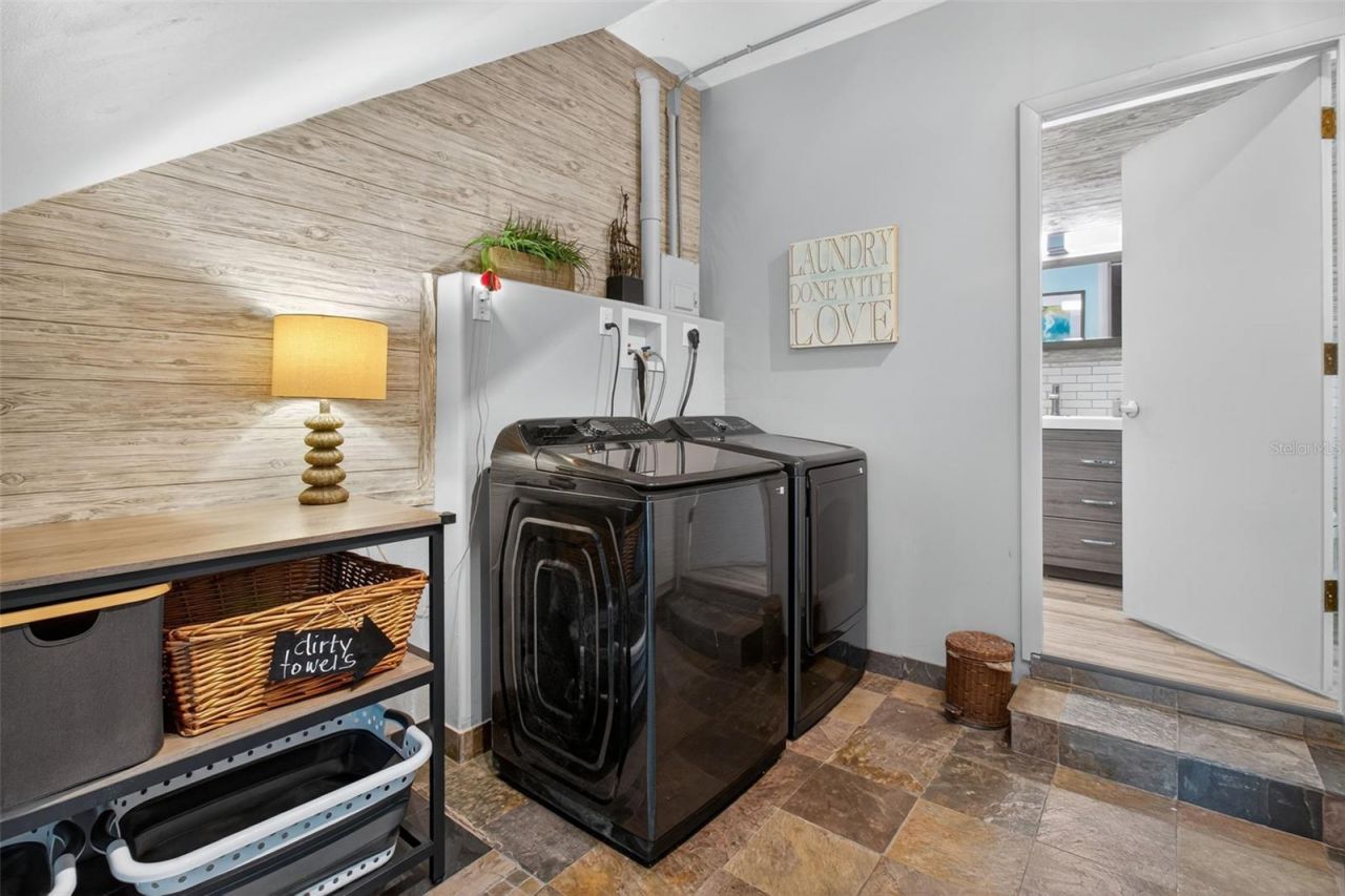 5659 Shore Boulevard S, Gulfport, FL 33707 Photo