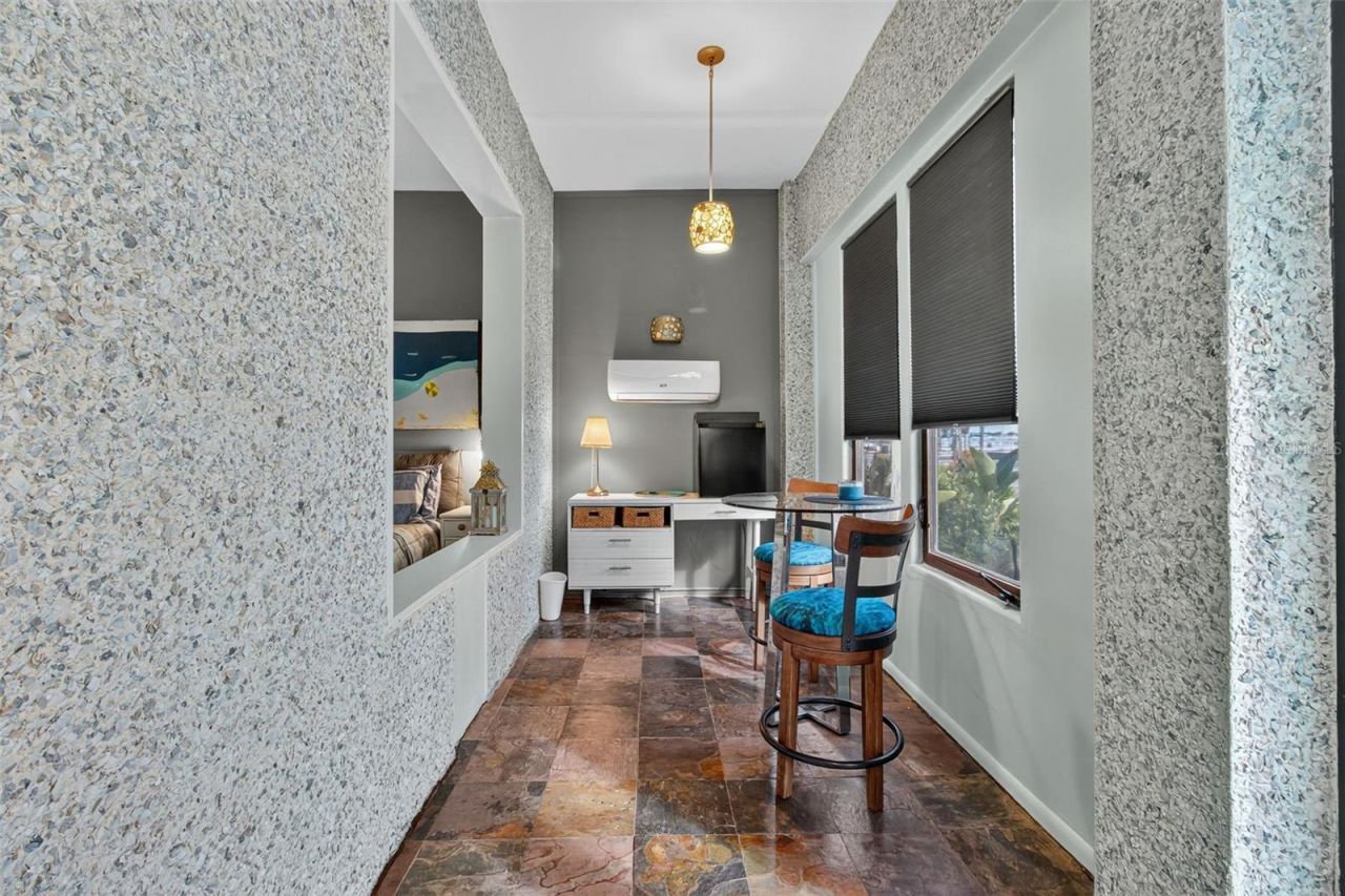 5659 Shore Boulevard S, Gulfport, FL 33707 Photo