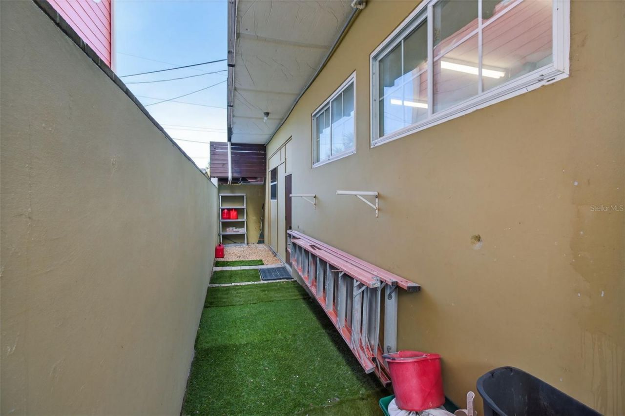 5659 Shore Boulevard S, Gulfport, FL 33707 Photo