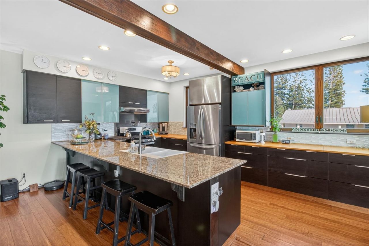 5659 Shore Boulevard S, Gulfport, FL 33707 Photo