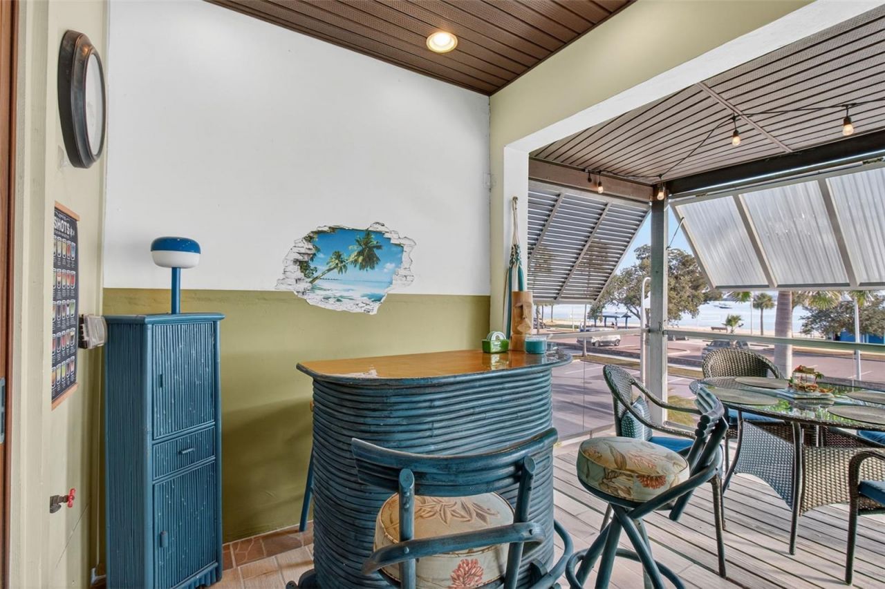 5659 Shore Boulevard S, Gulfport, FL 33707 Photo