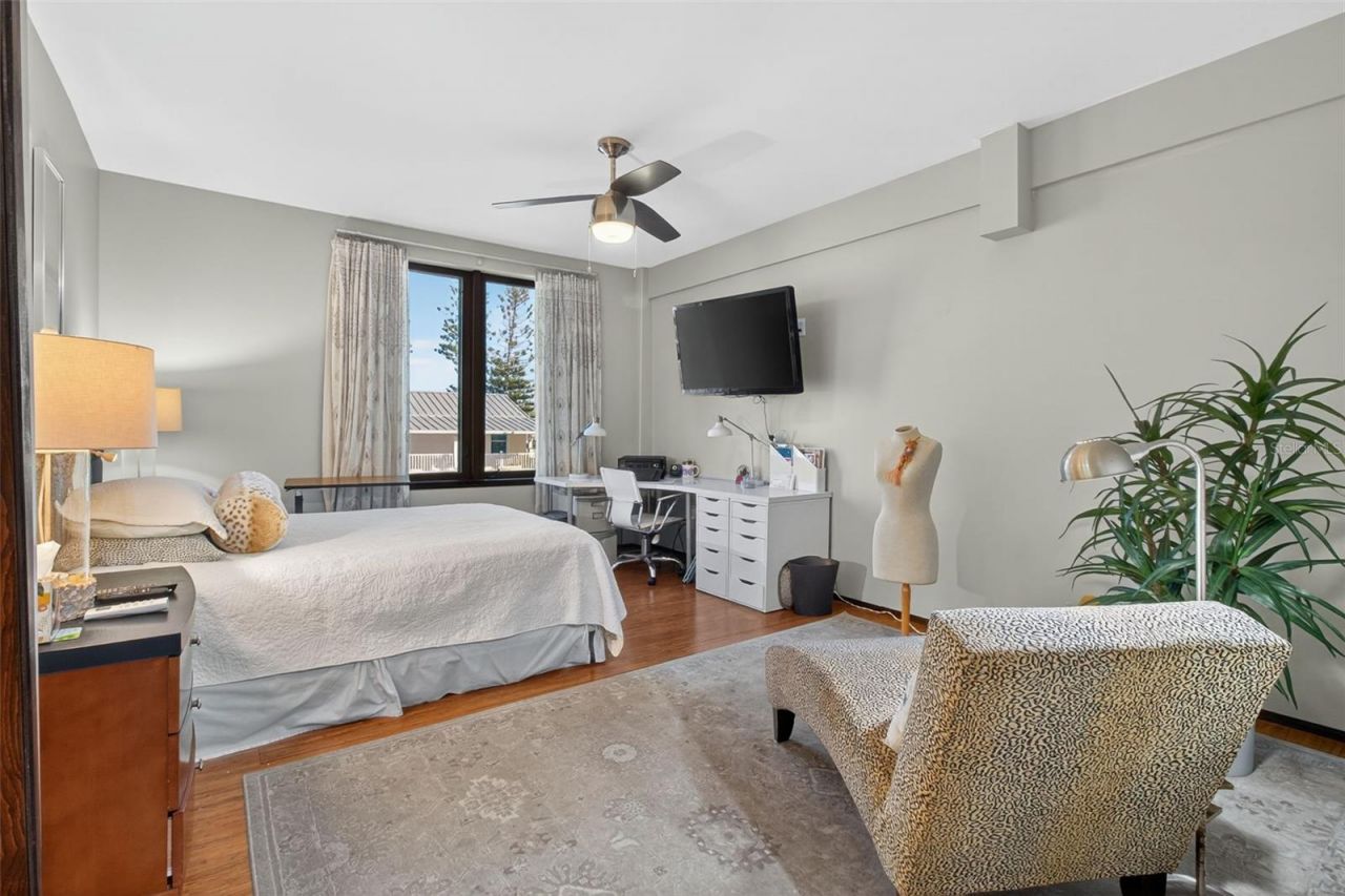 5659 Shore Boulevard S, Gulfport, FL 33707 Photo