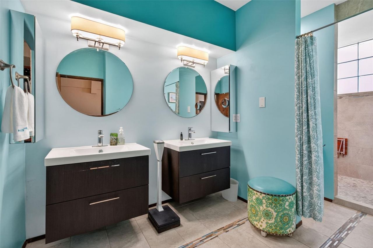 5659 Shore Boulevard S, Gulfport, FL 33707 Photo