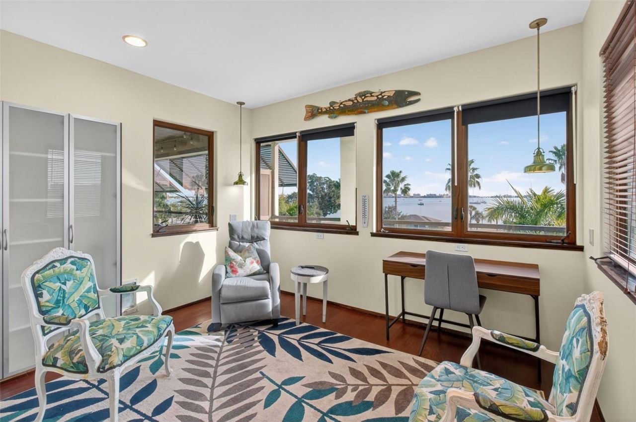 5659 Shore Boulevard S, Gulfport, FL 33707 Photo