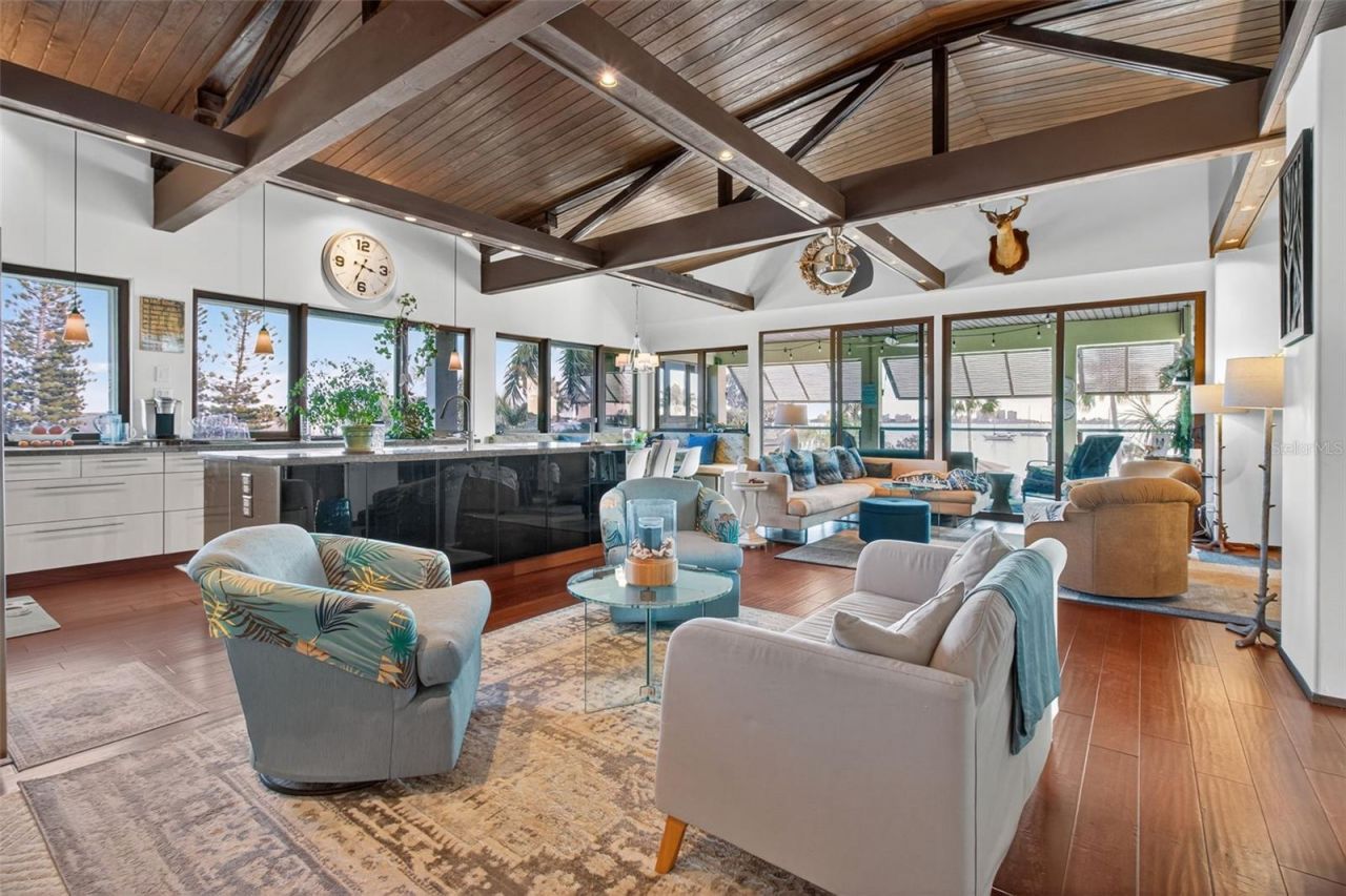 5659 Shore Boulevard S, Gulfport, FL 33707 Photo