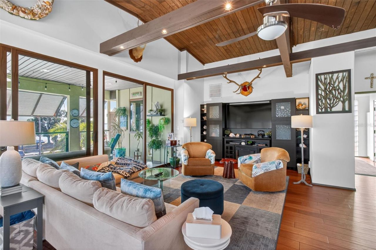 5659 Shore Boulevard S, Gulfport, FL 33707 Photo