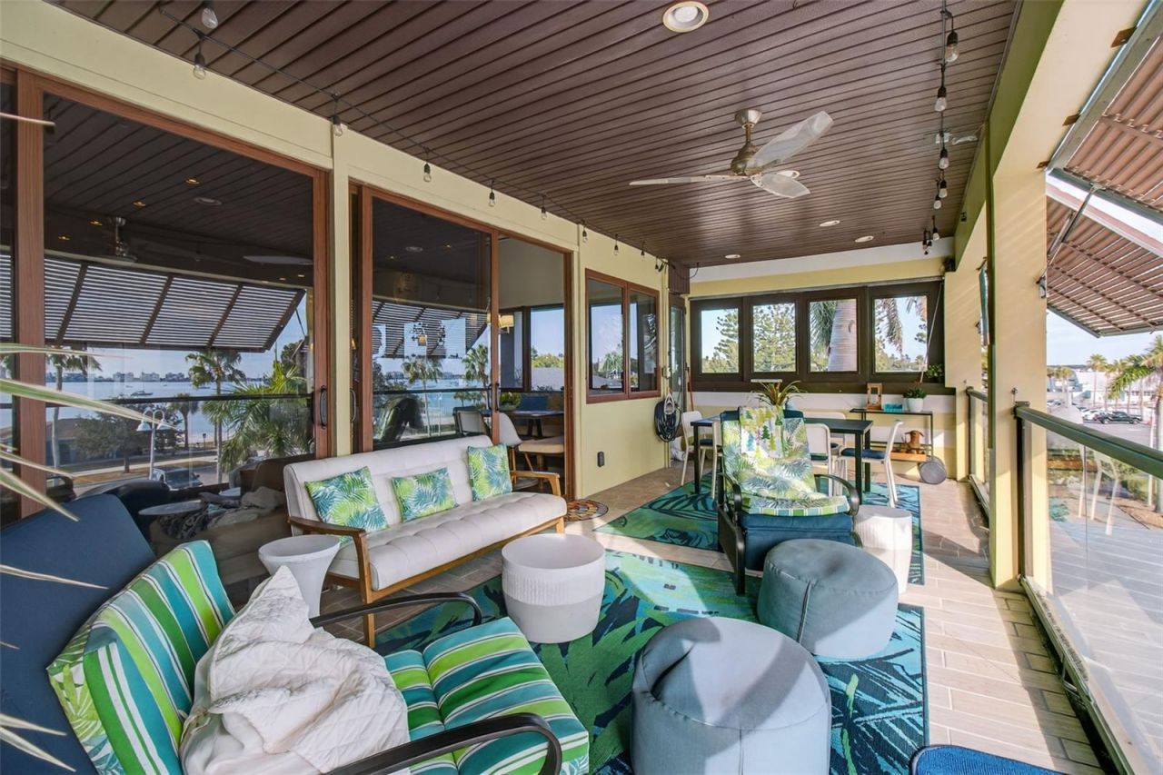 5659 Shore Boulevard S, Gulfport, FL 33707 Photo