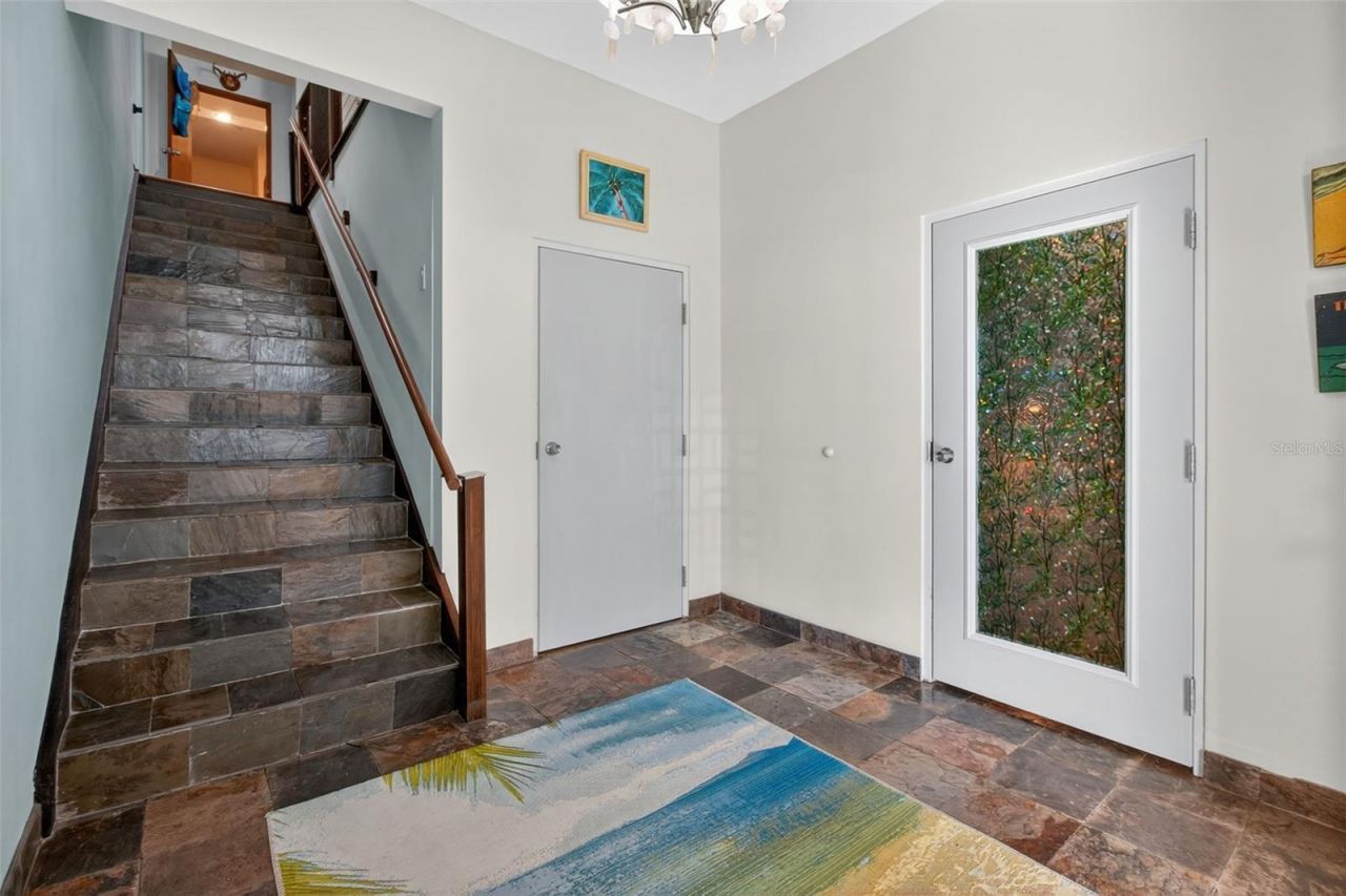 5659 Shore Boulevard S, Gulfport, FL 33707 Photo