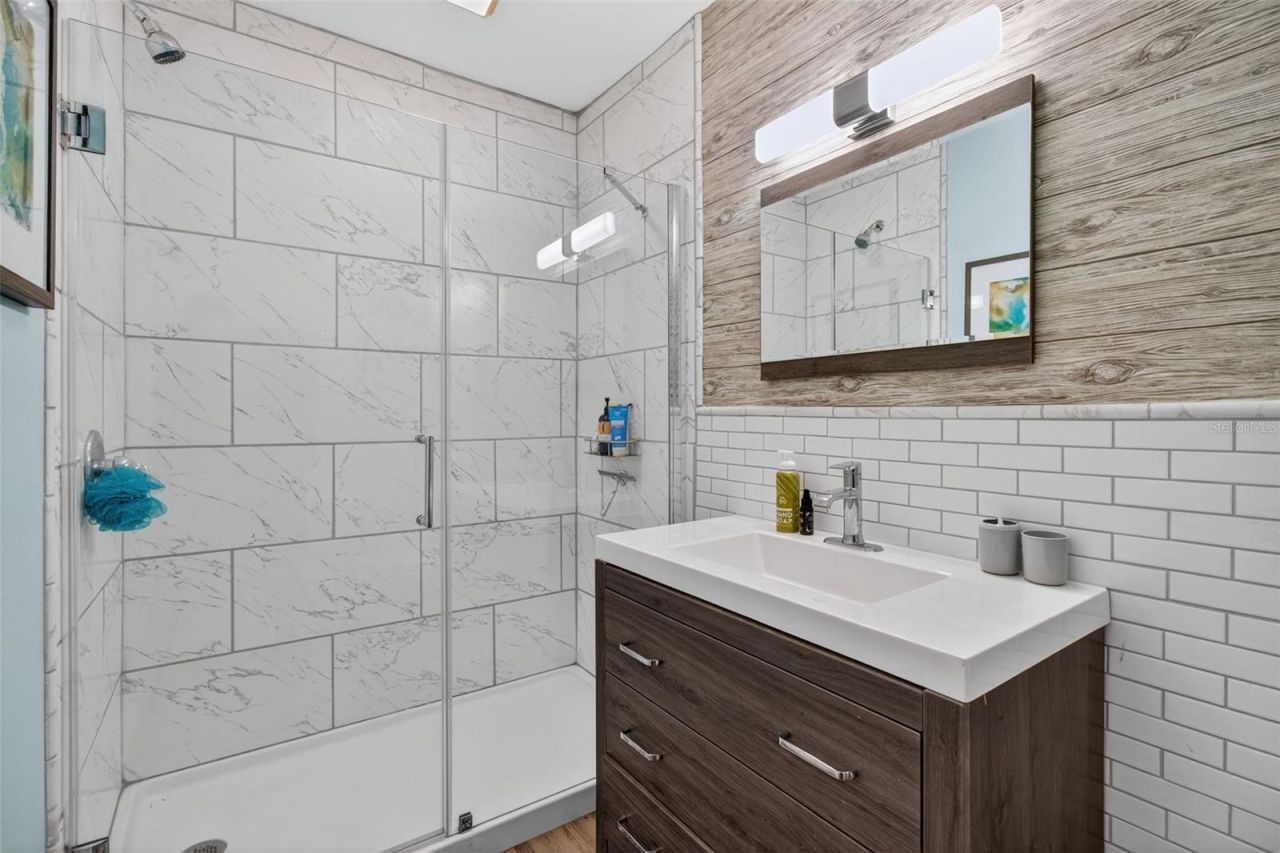 5659 Shore Boulevard S, Gulfport, FL 33707 Photo