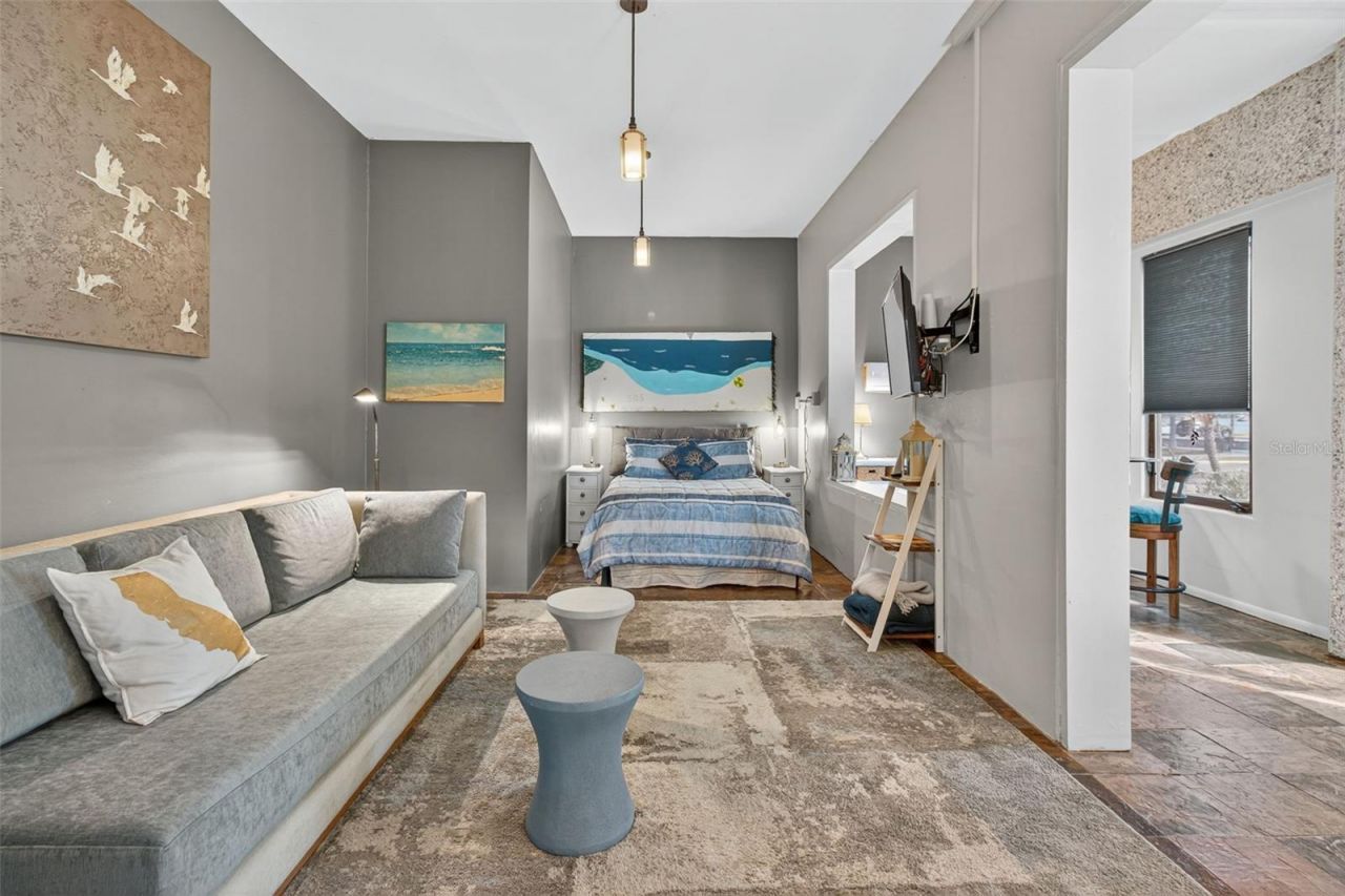 5659 Shore Boulevard S, Gulfport, FL 33707 Photo