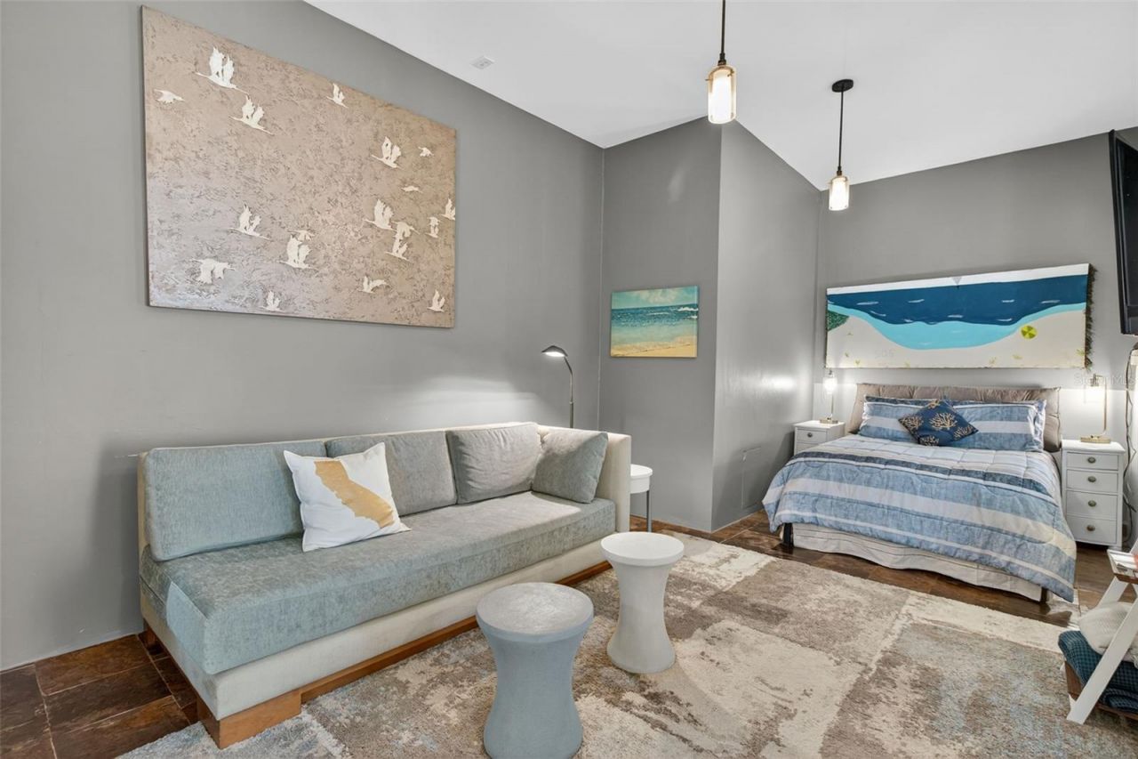 5659 Shore Boulevard S, Gulfport, FL 33707 Photo