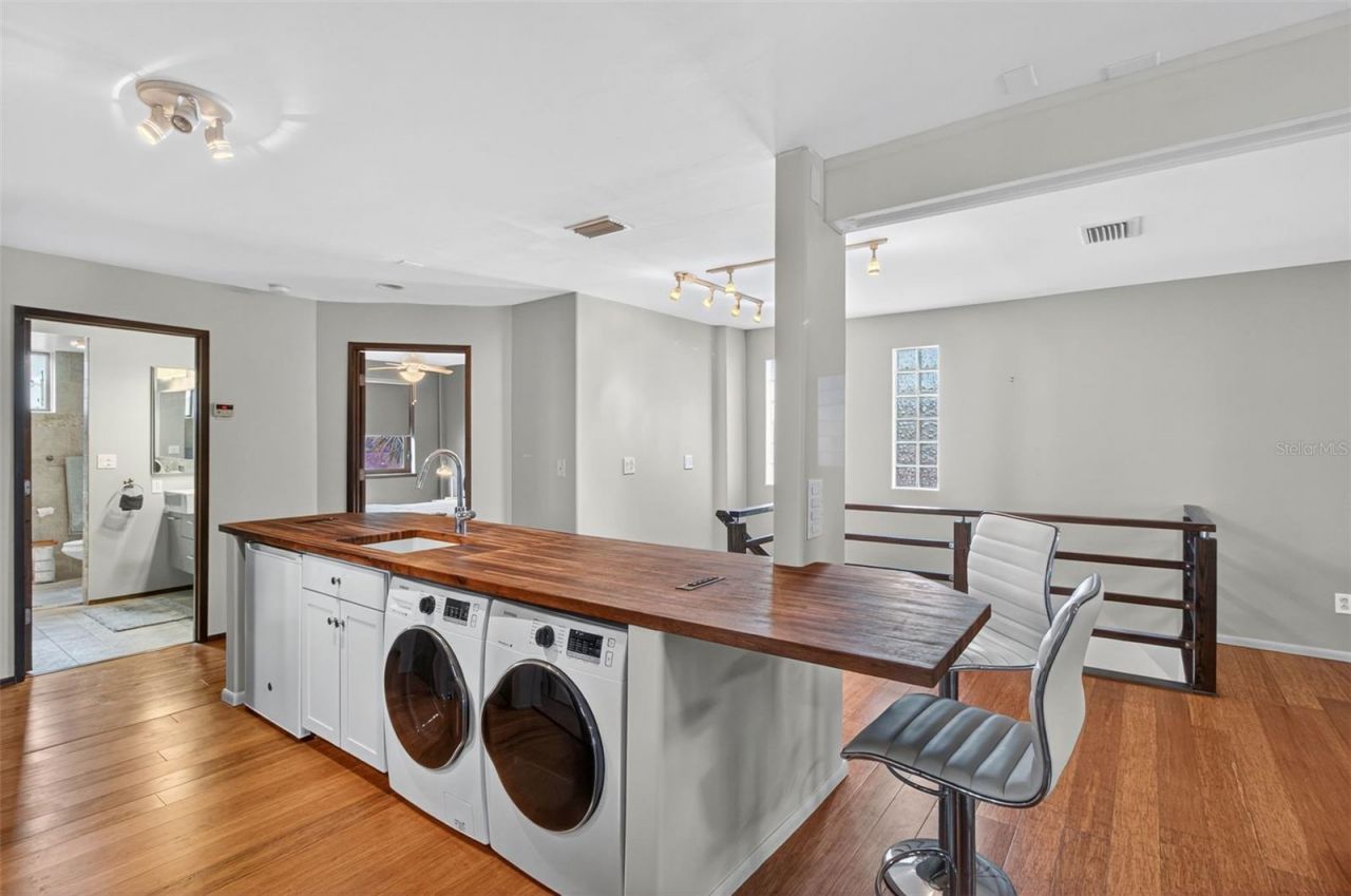 5659 Shore Boulevard S, Gulfport, FL 33707 Photo