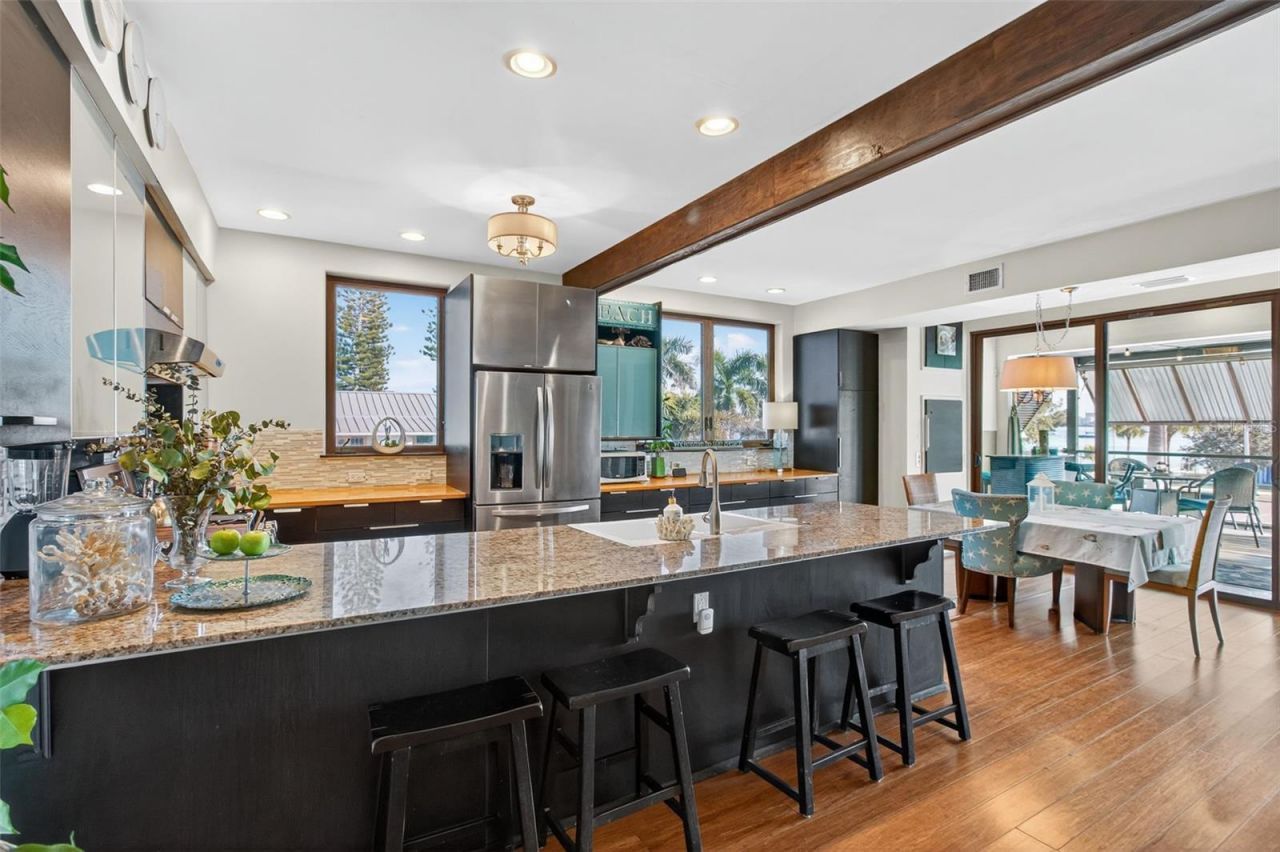 5659 Shore Boulevard S, Gulfport, FL 33707 Photo