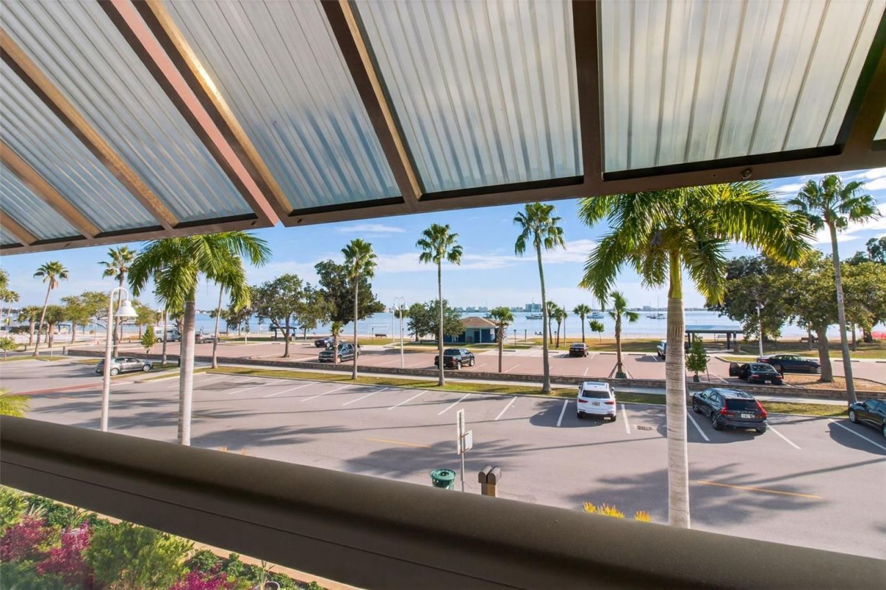 5659 Shore Boulevard S, Gulfport, FL 33707 Photo