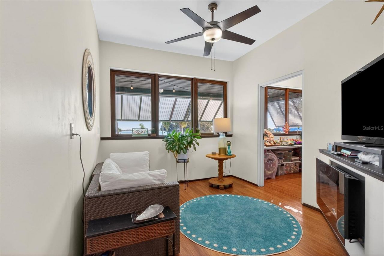 5659 Shore Boulevard S, Gulfport, FL 33707 Photo