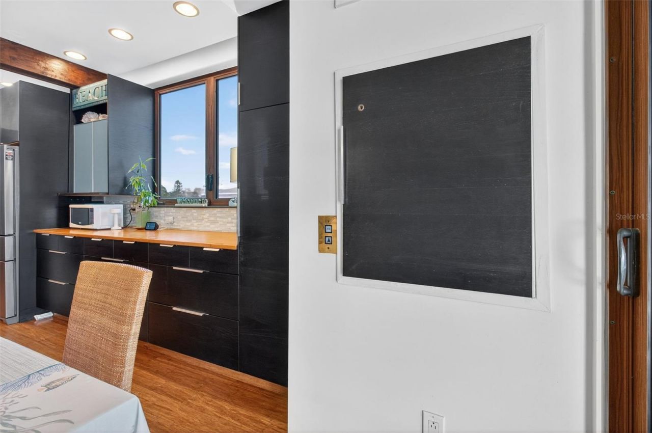 5659 Shore Boulevard S, Gulfport, FL 33707 Photo