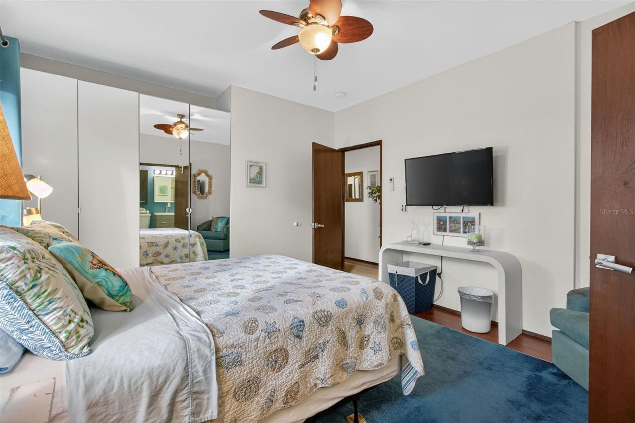 5659 Shore Boulevard S, Gulfport, FL 33707 Photo