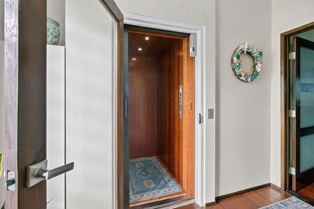 5659 Shore Boulevard S, Gulfport, FL 33707 Photo