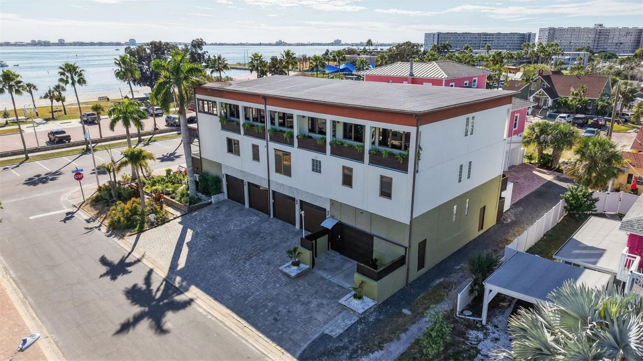 5659 Shore Boulevard S, Gulfport, FL 33707 Photo