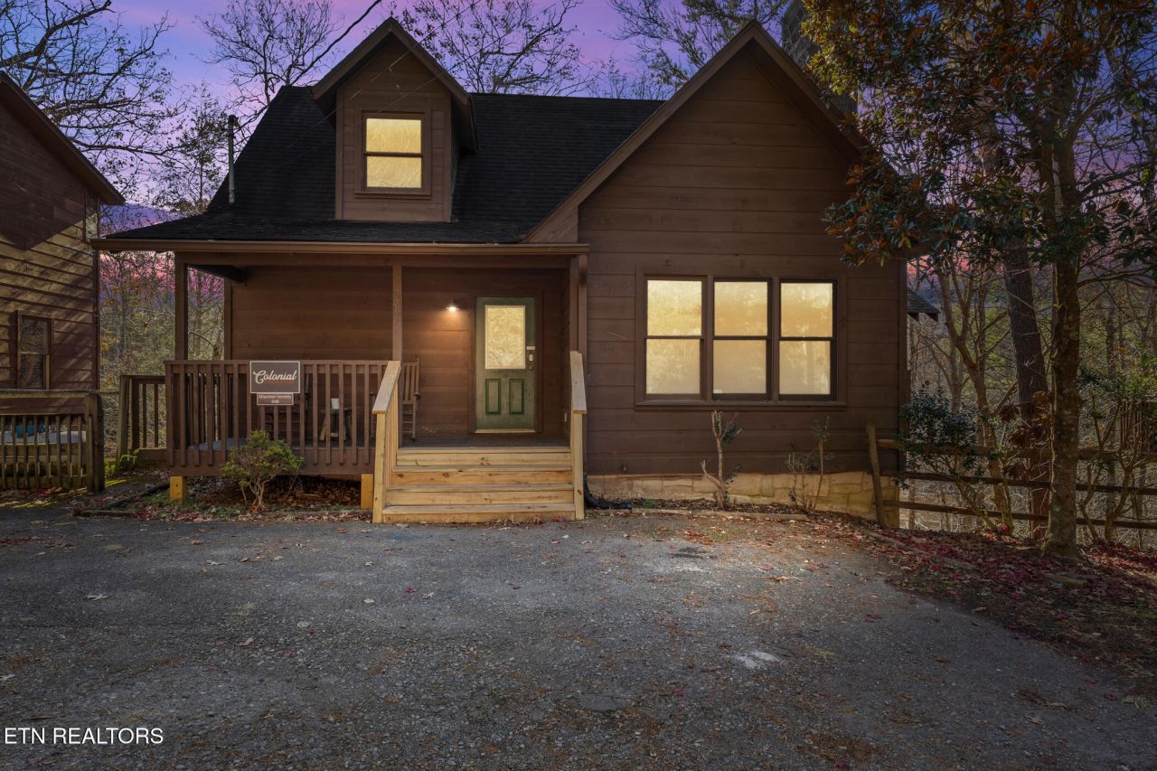 448 Silver Maple Lane, Gatlinburg, TN 37738 Main Photo