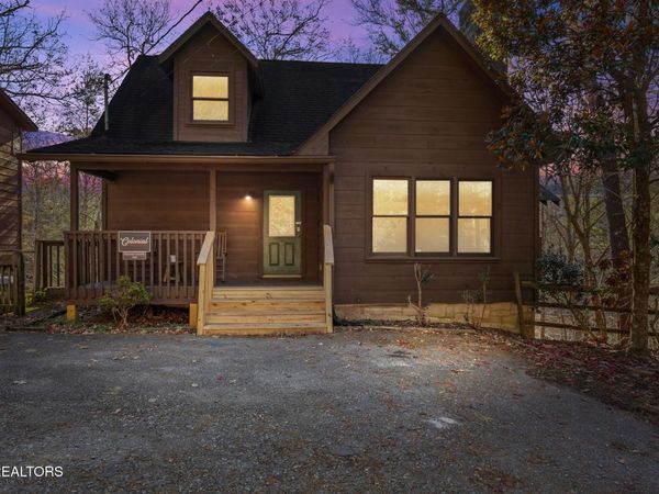 448 Silver Maple Lane, Gatlinburg, TN 37738