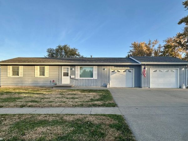 1223 Roland Avenue, Chariton, IA 50049