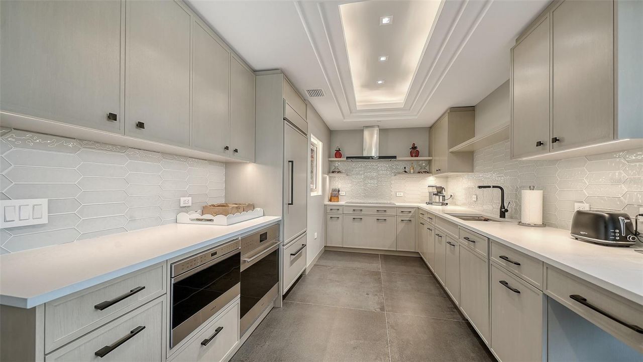 415 L Ambiance Drive, Unit B202, Longboat Key, FL 34228 Photo