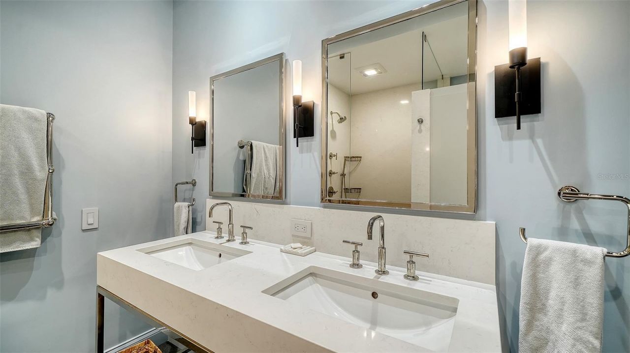 415 L Ambiance Drive, Unit B202, Longboat Key, FL 34228 Photo