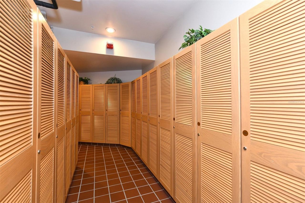 415 L Ambiance Drive, Unit B202, Longboat Key, FL 34228 Photo