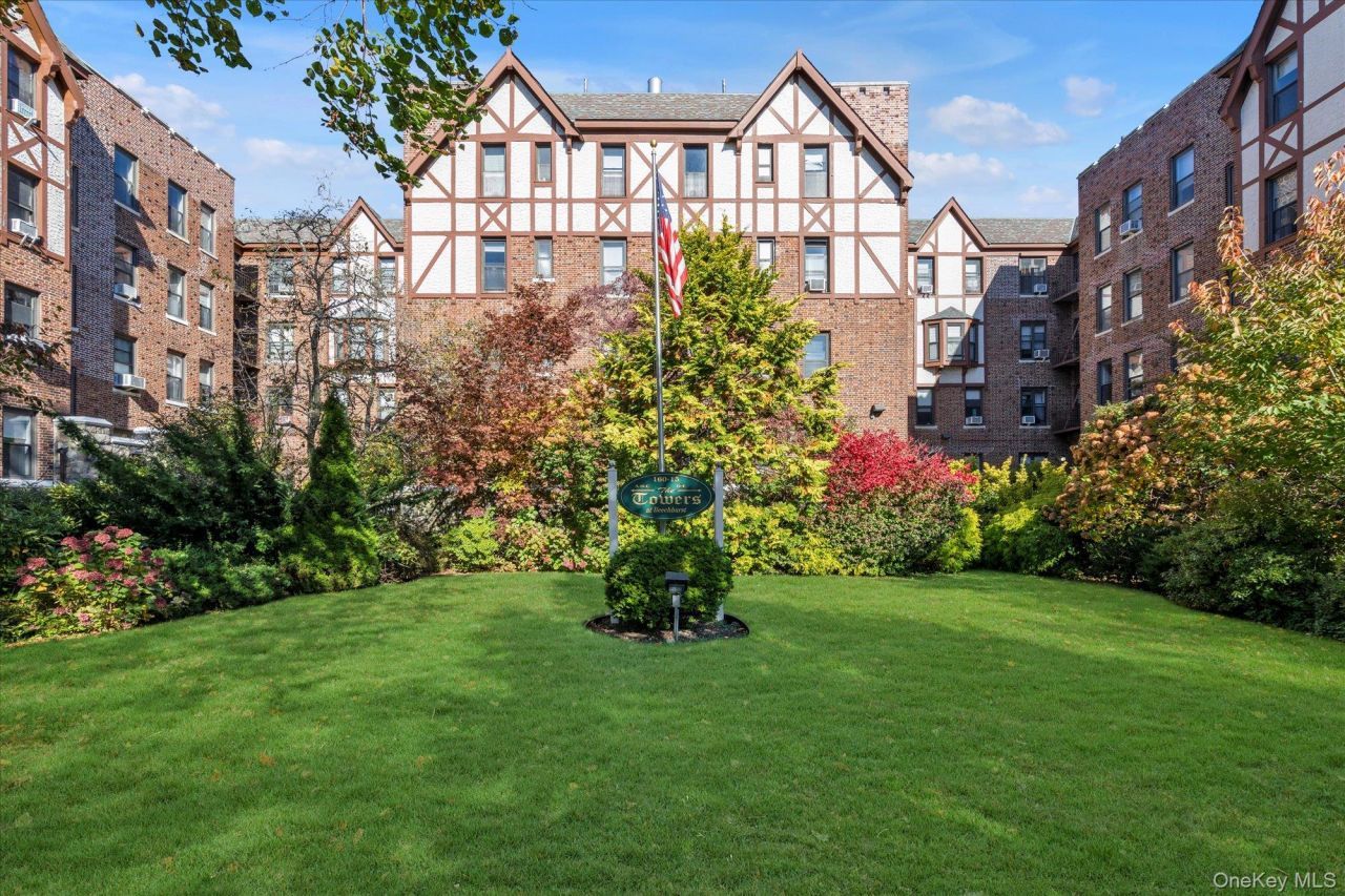 160-15 Powells Cove Boulevard, Unit C107, Beechhurst, NY 11357 Main Photo