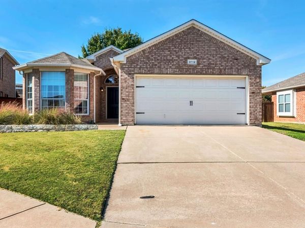 3712 Brandywine Lane, Fort Worth, TX 76244