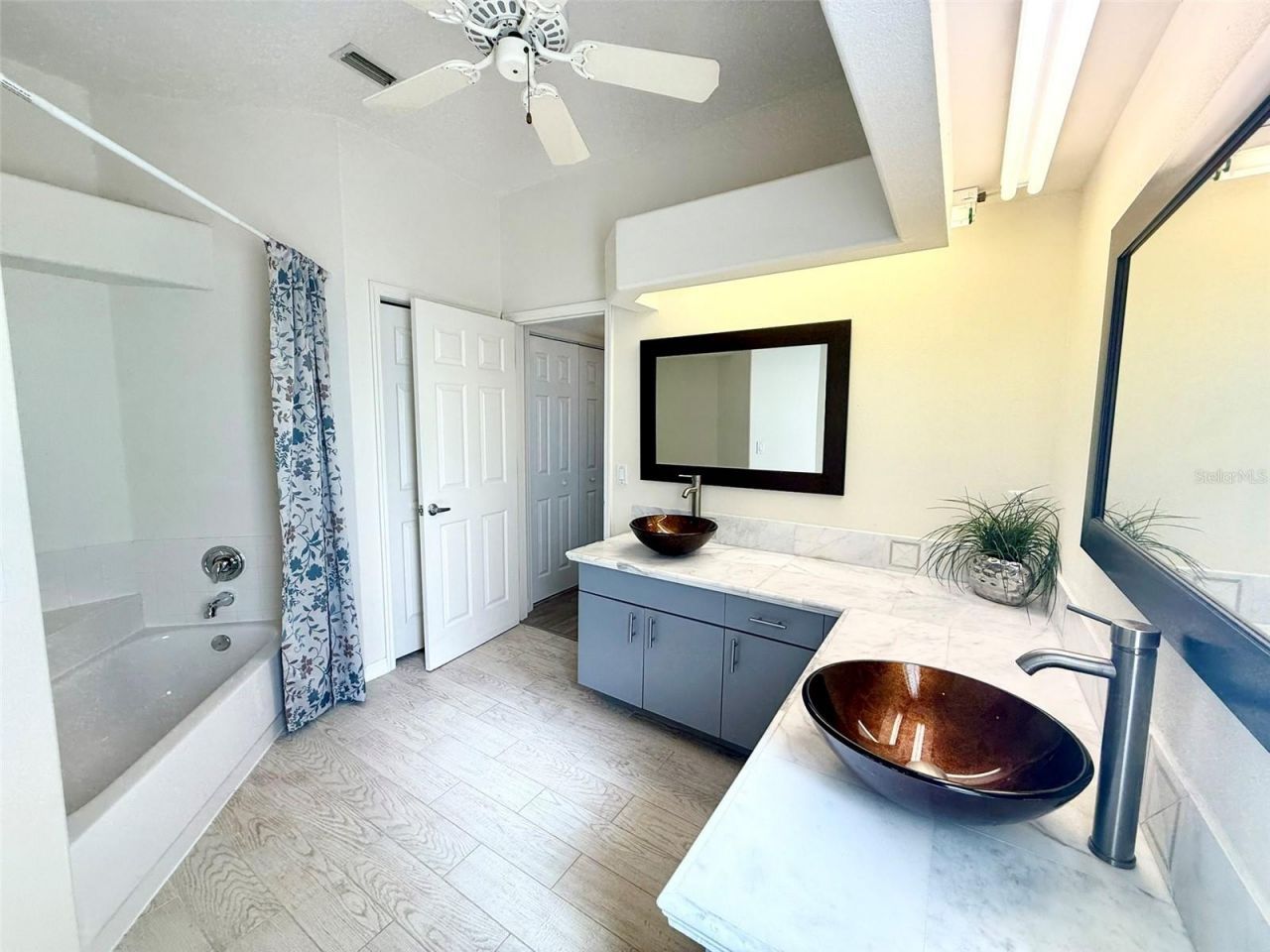 7157 42nd Court E, Sarasota, FL 34243 Photo