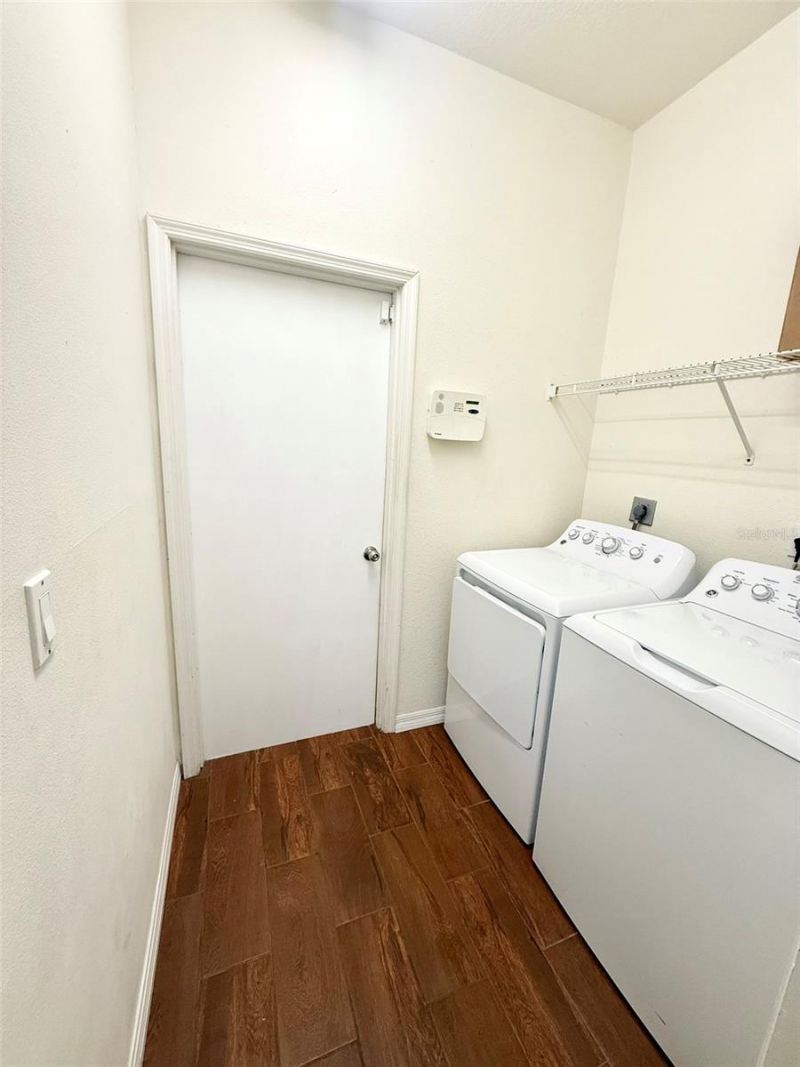 7157 42nd Court E, Sarasota, FL 34243 Photo