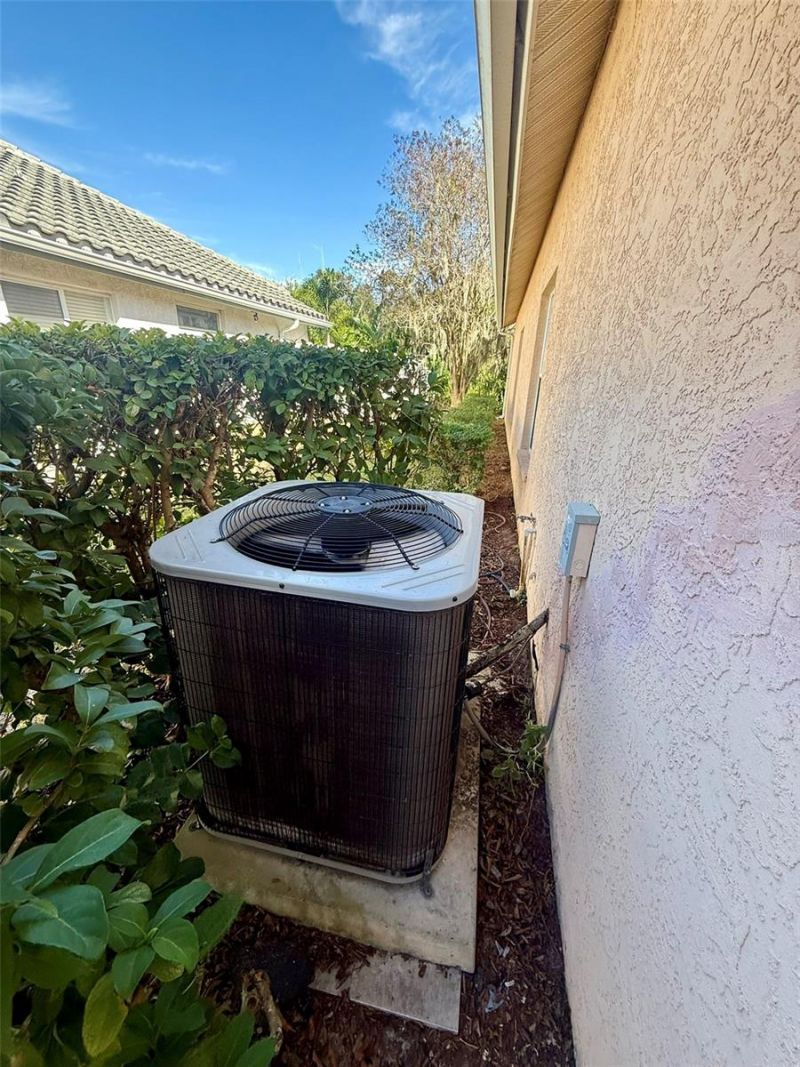 7157 42nd Court E, Sarasota, FL 34243 Photo