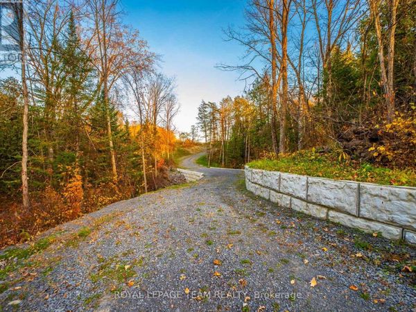 1201 Dunning Road, Ottawa, ON K4C1P6